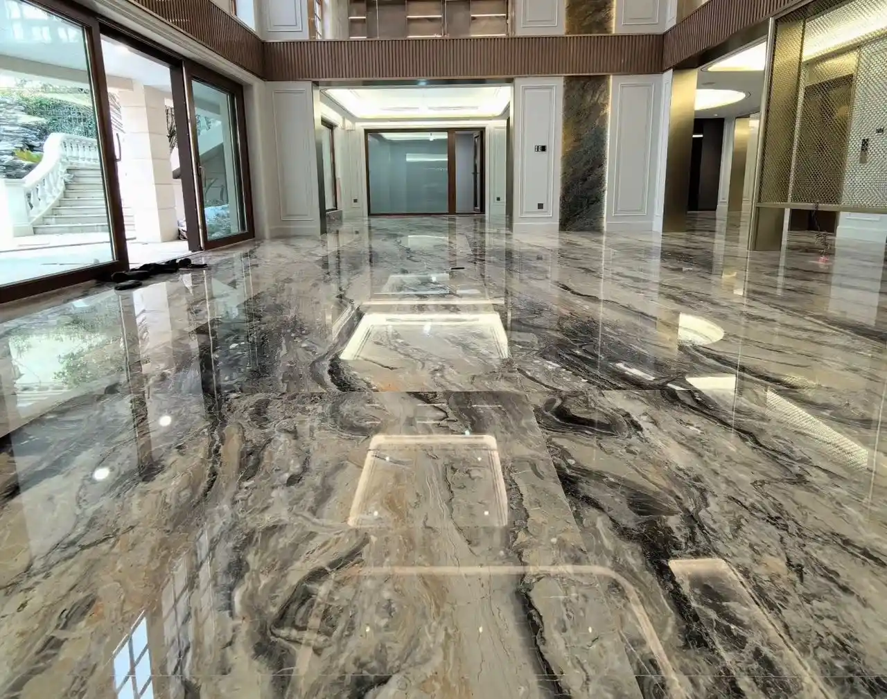 Lobby-Grade Polished Porcelain Slabs | Kingsun China Grand interior with dynamic marble-effect polished porcelain slabs
