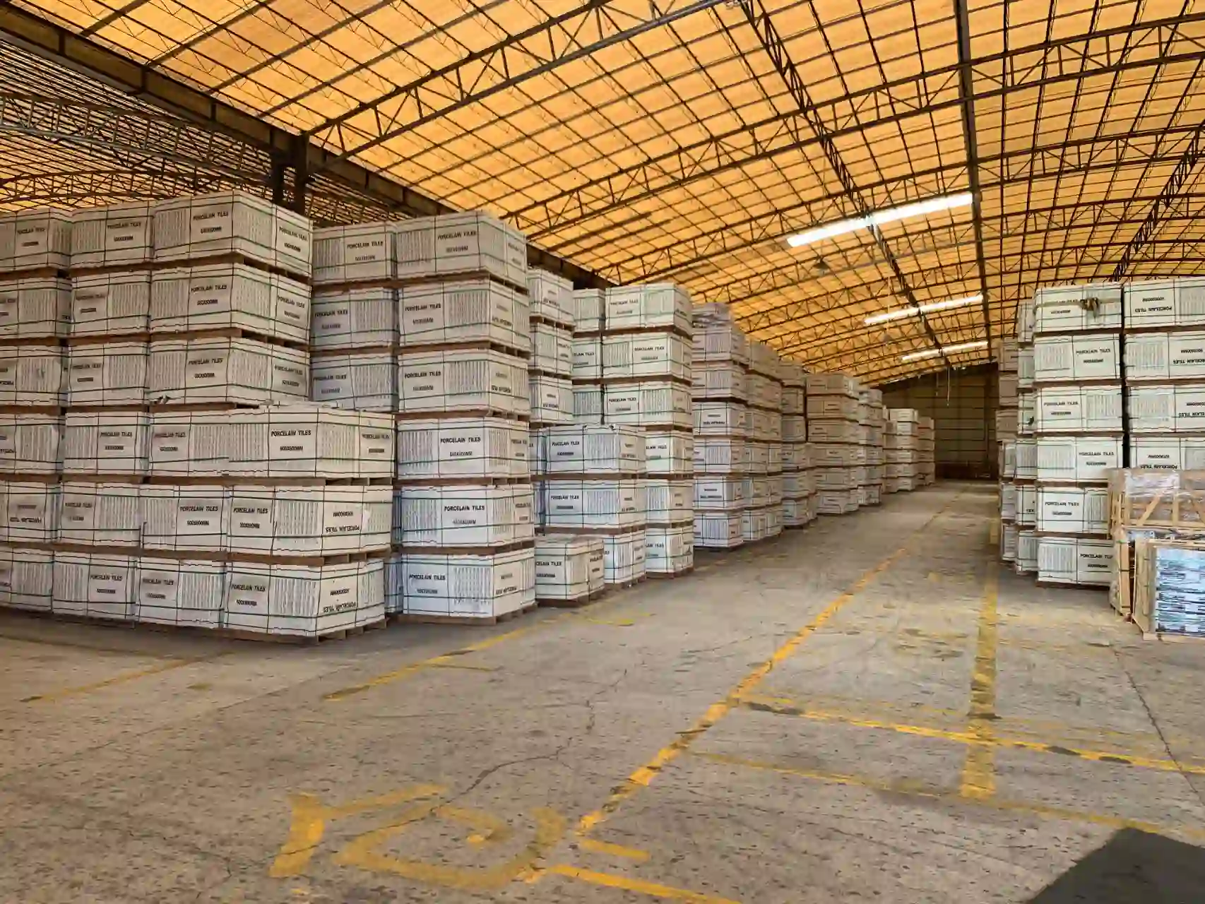 China Floor Tile Supplier | Ready Stock & Fast Dispatch China floor tile warehouse with packed crates ready for global shipping, export stock